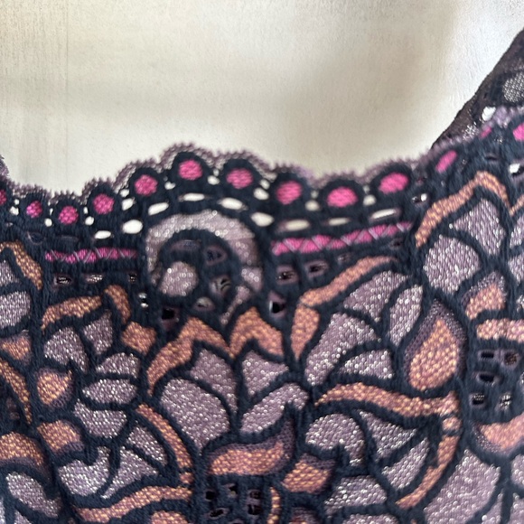 HALF OFF CACHE METALLIC LACE Tank in vibrant jewel tone colors in Excellent cond - Picture 6 of 9